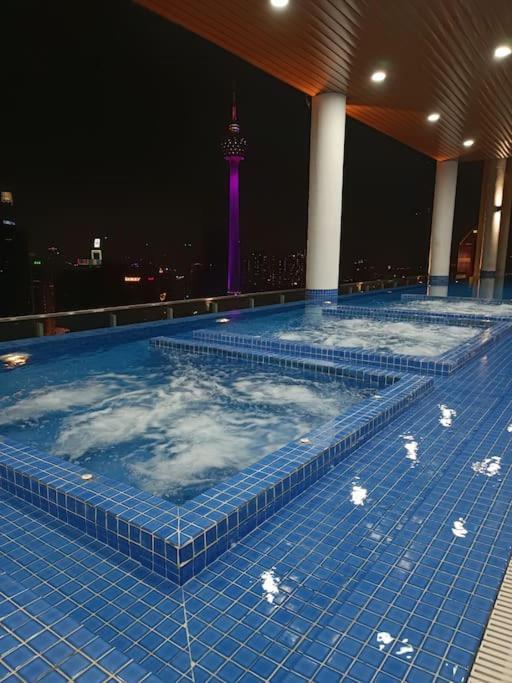 Col 171b Klcc Balcony View & Infinity Pool Pangsapuri