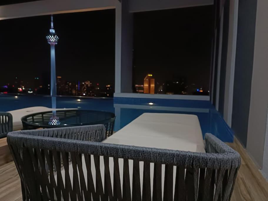 Pangsapuri Col 171b Klcc Balcony View & Infinity Pool Kuala Lumpur