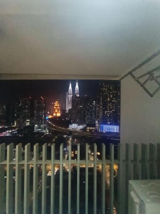 Col 171b Klcc Balcony View & Infinity Pool * Kuala Lumpur